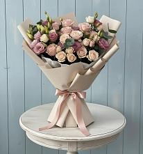 Букет цветов из:  Розы и Лизиантусы в Михайловской