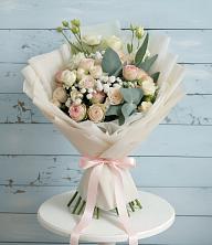 Букет цветов из:  Розы и Лизиантусы в Михайловской