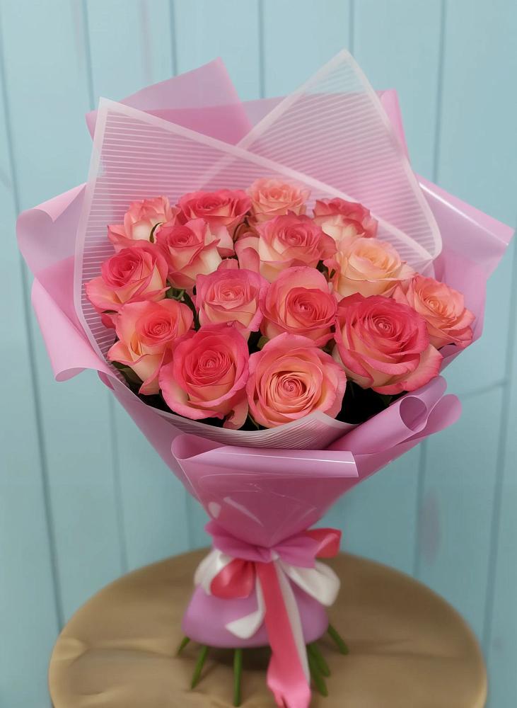 Букет 15 Розовых роз Равель в Михайловской
