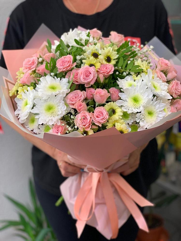 Букет цветов из: Розы и Хризантемы в Михайловской