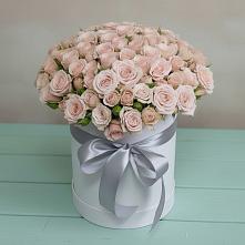 Цветочная композиция из Розы в шляпной коробке в Михайловской