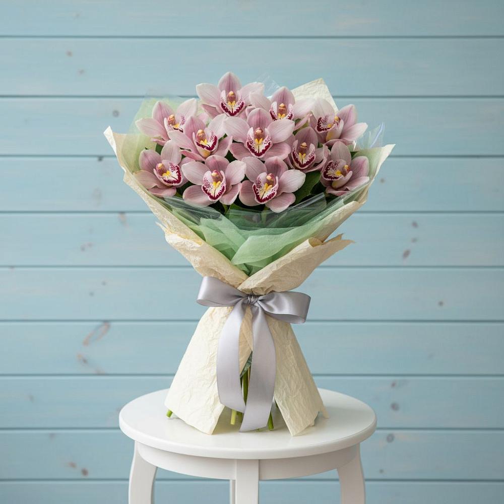 Букет цветов из: Орхидеи и Розы в Михайловской