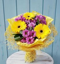 Букет цветов из:  Хризантемы и Герберы в Михайловской