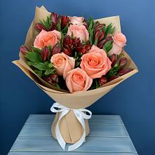 Букет цветов из:  Розы и Альстромерии #REPLACE_PRED# Михайловской