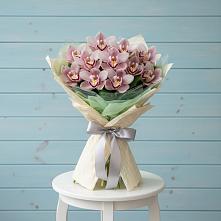 Букет цветов из:  Орхидеи и Розы в Михайловской