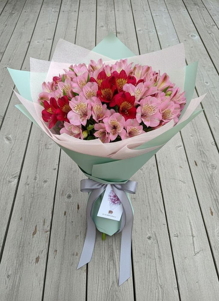 Букет цветов из: Альстромерии в Михайловской