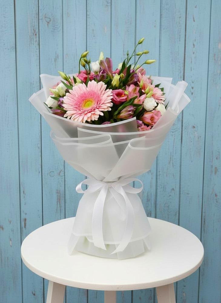 Букет цветов из: Герберы, Альстромерии и Лизиантусы в Михайловской