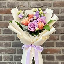 Букет цветов из:  Лизиантусы и Розы #REPLACE_PRED# Михайловской
