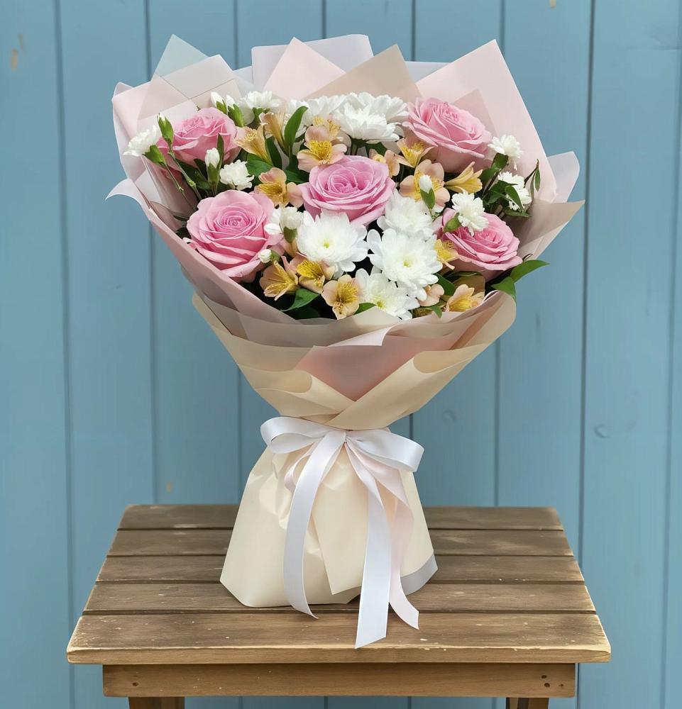 Букет цветов из: Гвоздики, Орхидеи и Розы в Михайловской