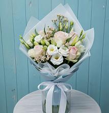 Букет цветов из:  Розы и Лизиантусы в Михайловской
