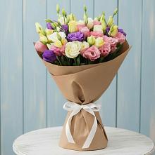 Букет цветов из:  Лизиантусы в Михайловской