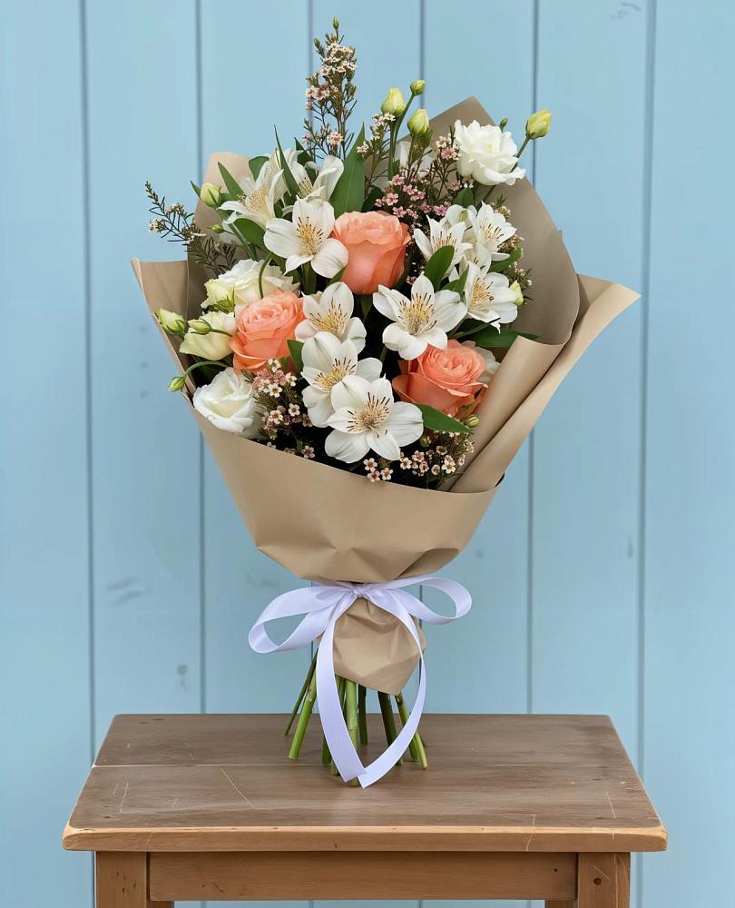 Букет цветов из: Альстромерии, Лизиантусы, Розы и Хризантемы в Михайловской