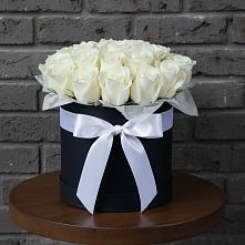 Цветочная композиция из Розы в шляпной коробке в Михайловской