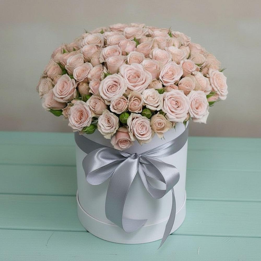 Цветочная композиция из Розы в шляпной коробке в Михайловской